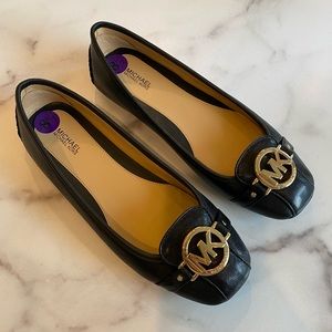 MICHAEL KORS Classic Black Leather Lillie Moccasin Flats With Gold Logo Hardware